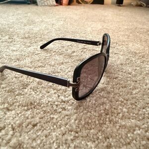 Chic plum Sunglasses